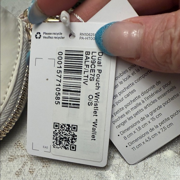 lululemon athletica bay leaf and light ivory wallet wristlet Set reg 70$ - Picture 2 of 4